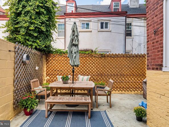 215 Christian Street, Philadelphia PA 19147