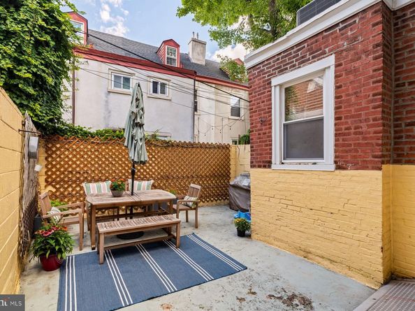 215 Christian Street, Philadelphia PA 19147