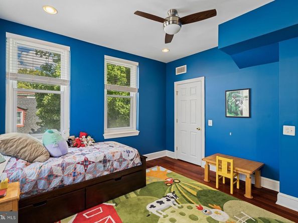 215 Christian Street, Philadelphia PA 19147