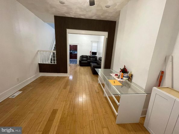 2711 W Oakdale Street, Philadelphia PA 19132