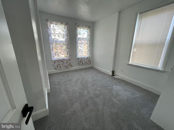 2711 W Oakdale Street, Philadelphia PA 19132