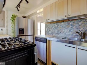 5208 10TH Place S, Arlington VA 22204