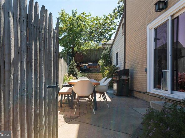5208 10TH Place S, Arlington VA 22204