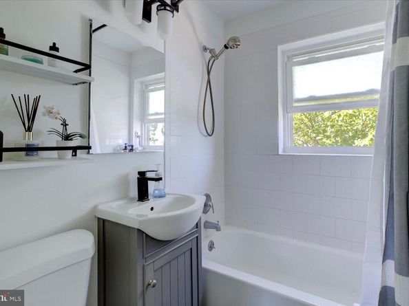 5208 10TH Place S, Arlington VA 22204