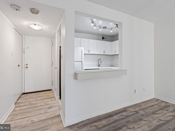 3100 S Manchester Street 909, Falls Church VA 22044