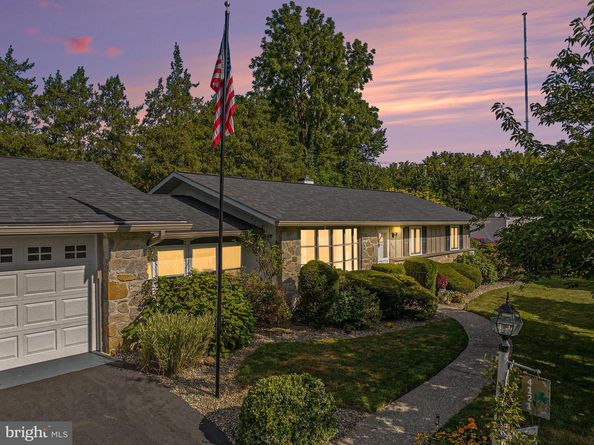 4121 Barberry Drive, Lafayette Hill PA 19444