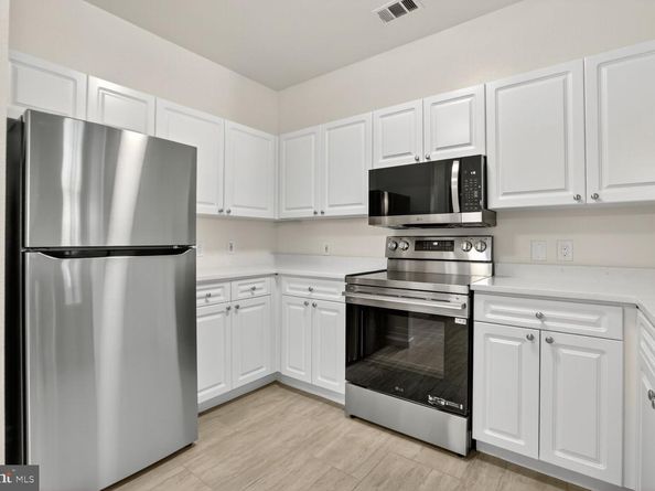 3021 Nicosh Circle 1108, Falls Church VA 22042