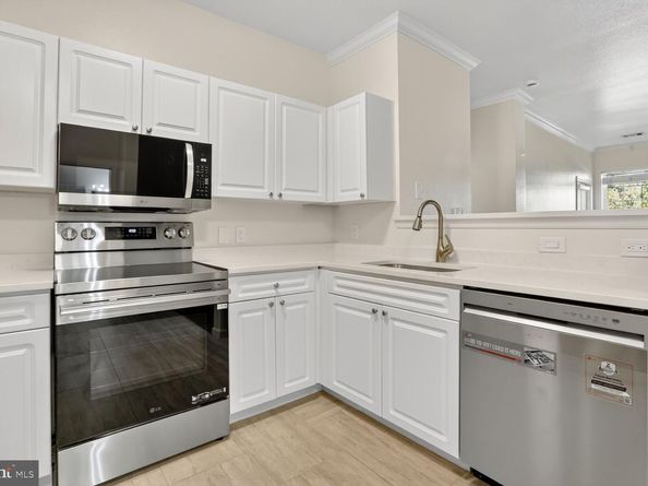 3021 Nicosh Circle 1108, Falls Church VA 22042