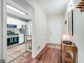 7740 Willow Point Drive 7740, Falls Church VA 22042