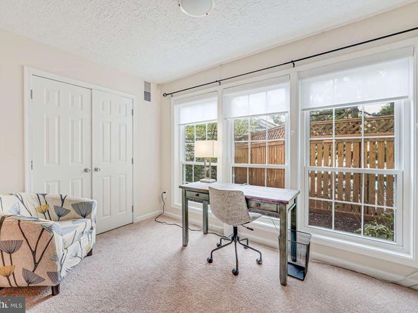 7740 Willow Point Drive 7740, Falls Church VA 22042