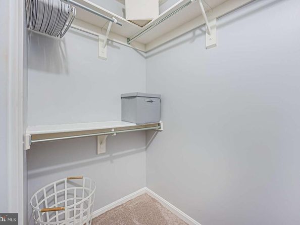 7740 Willow Point Drive 7740, Falls Church VA 22042