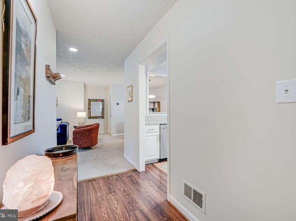 7740 Willow Point Drive 7740, Falls Church VA 22042