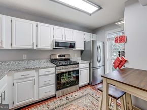 7740 Willow Point Drive 7740, Falls Church VA 22042