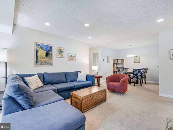 7740 Willow Point Drive 7740, Falls Church VA 22042