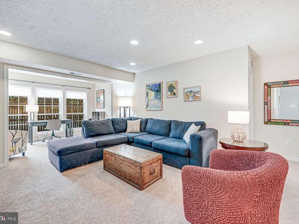 7740 Willow Point Drive 7740, Falls Church VA 22042