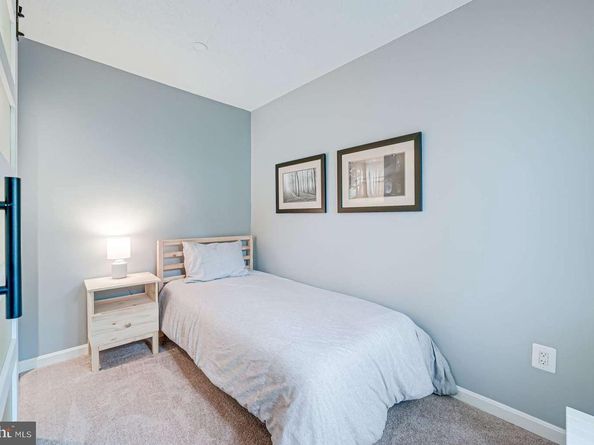 7740 Willow Point Drive 7740, Falls Church VA 22042