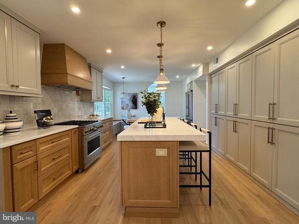 9802 Clyde Court, Vienna VA 22181