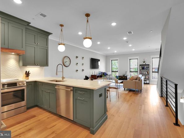 217 16TH Street NE 7, Washington DC 20002