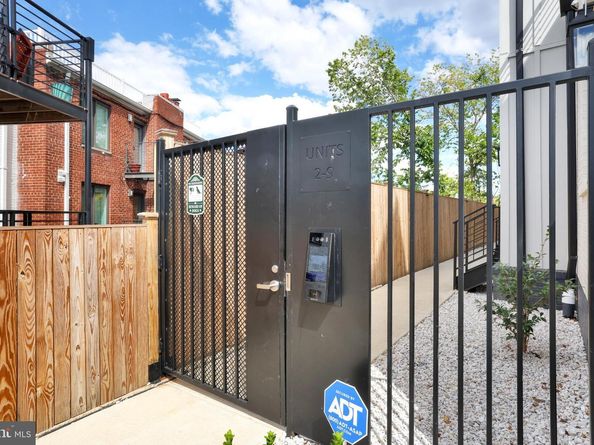 217 16TH Street NE 7, Washington DC 20002
