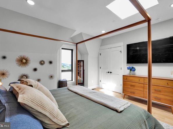 217 16TH Street NE 7, Washington DC 20002