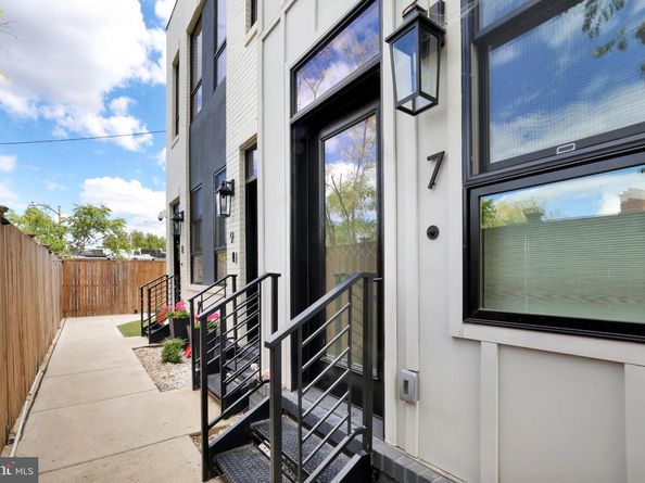 217 16TH Street NE 7, Washington DC 20002