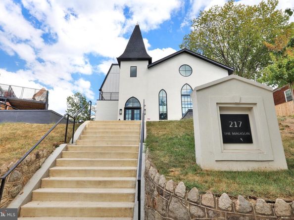217 16TH Street NE 7, Washington DC 20002