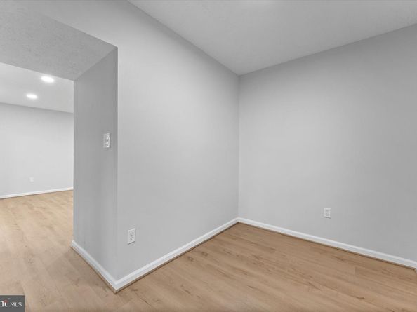 2245 Hunters Run Drive, Reston VA 20191