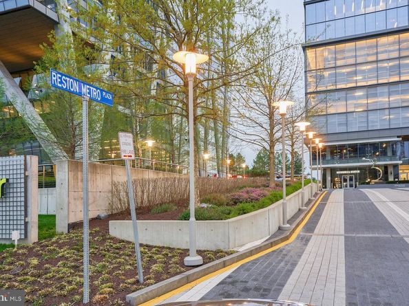 2245 Hunters Run Drive, Reston VA 20191