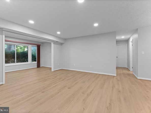 2245 Hunters Run Drive, Reston VA 20191