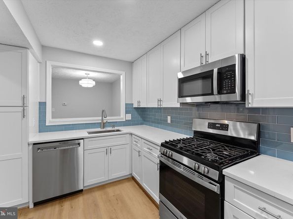 2245 Hunters Run Drive, Reston VA 20191