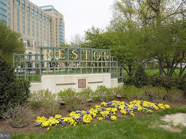 2245 Hunters Run Drive, Reston VA 20191