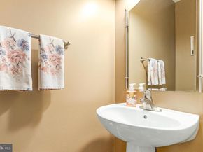 2406 Gretter Place, Alexandria VA 22311