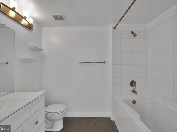3883 Connecticut Avenue NW 506, Washington DC 20008