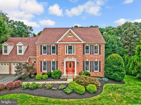 678 Old Hunt Way, Herndon VA 20170