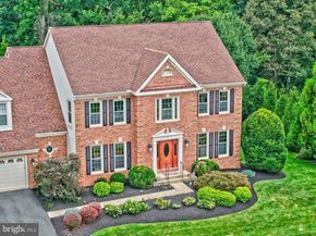 678 Old Hunt Way, Herndon VA 20170