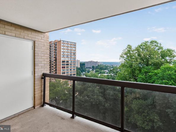 309 Yoakum Parkway 914, Alexandria VA 22304