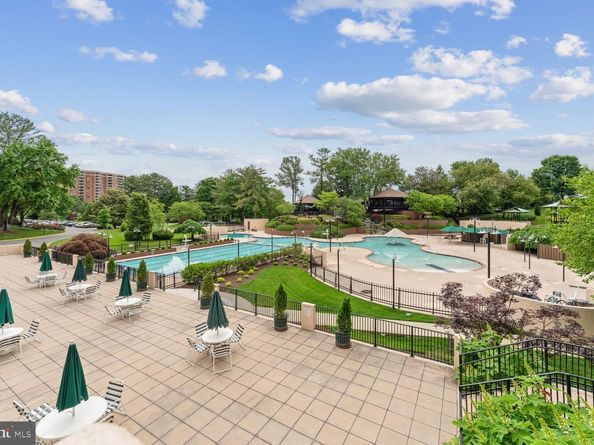 309 Yoakum Parkway 914, Alexandria VA 22304