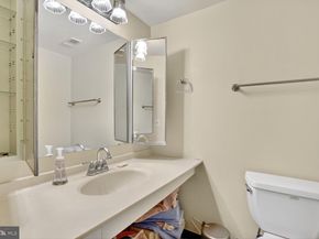 309 Yoakum Parkway 914, Alexandria VA 22304