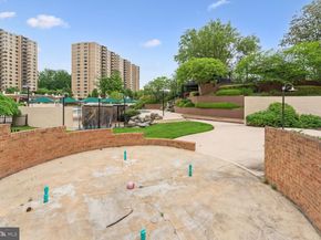 309 Yoakum Parkway 914, Alexandria VA 22304
