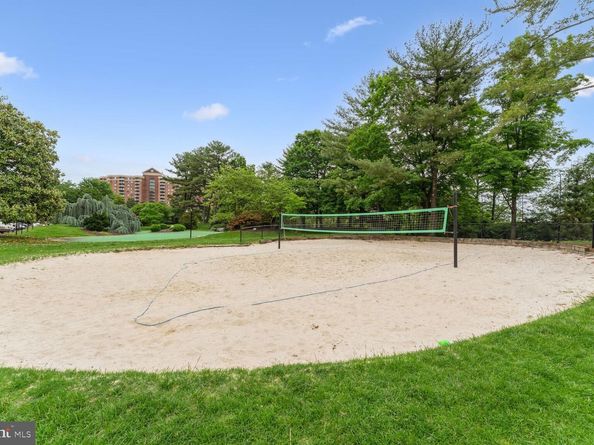 309 Yoakum Parkway 914, Alexandria VA 22304