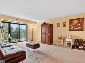 309 Yoakum Parkway 914, Alexandria VA 22304