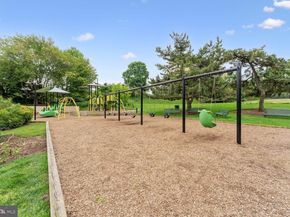 309 Yoakum Parkway 914, Alexandria VA 22304