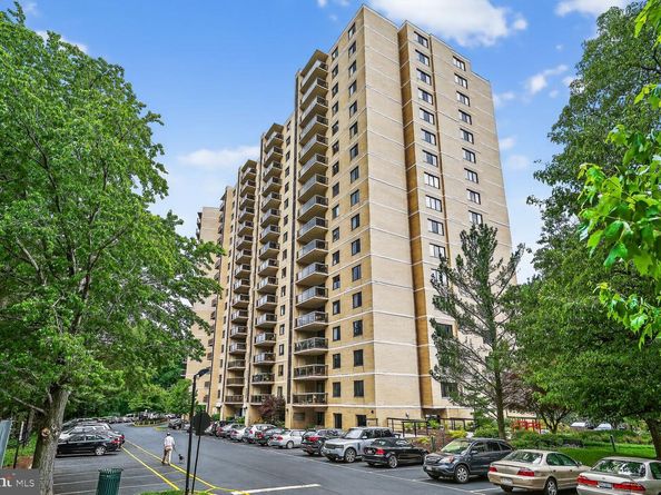 309 Yoakum Parkway 914, Alexandria VA 22304