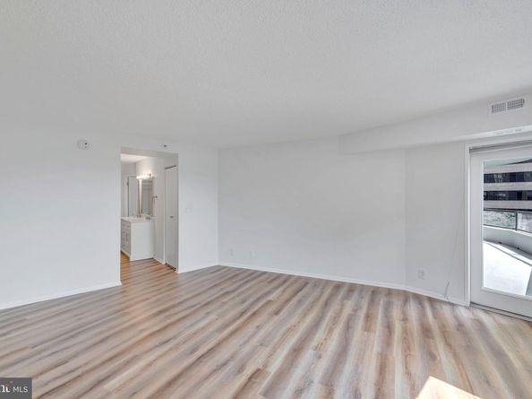 1600 N Oak Street 212, Arlington VA 22209