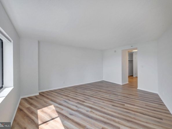 1600 N Oak Street 212, Arlington VA 22209