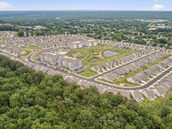 21630 Hawksbill High Circle 302, Sterling VA 20164
