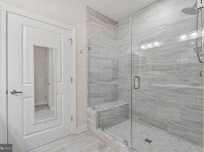21630 Hawksbill High Circle 302, Sterling VA 20164