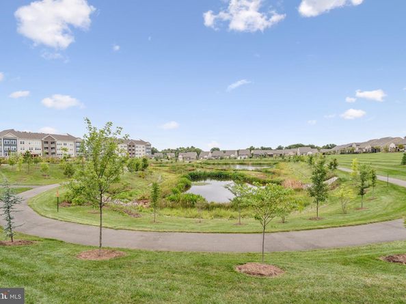 21630 Hawksbill High Circle 302, Sterling VA 20164