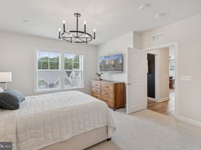 21630 Hawksbill High Circle 302, Sterling VA 20164