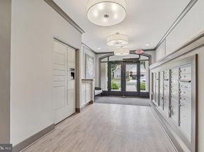 21630 Hawksbill High Circle 302, Sterling VA 20164